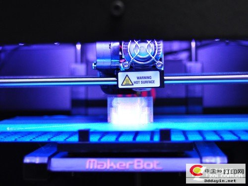 美国原产 MakerBot R2桌面3D打印机首测 