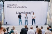 On昂跑LightSpray工厂正式投入运营，专注高性能3D打印运动装备