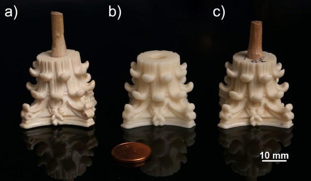 象牙色模型与3D打印的复制品并列
